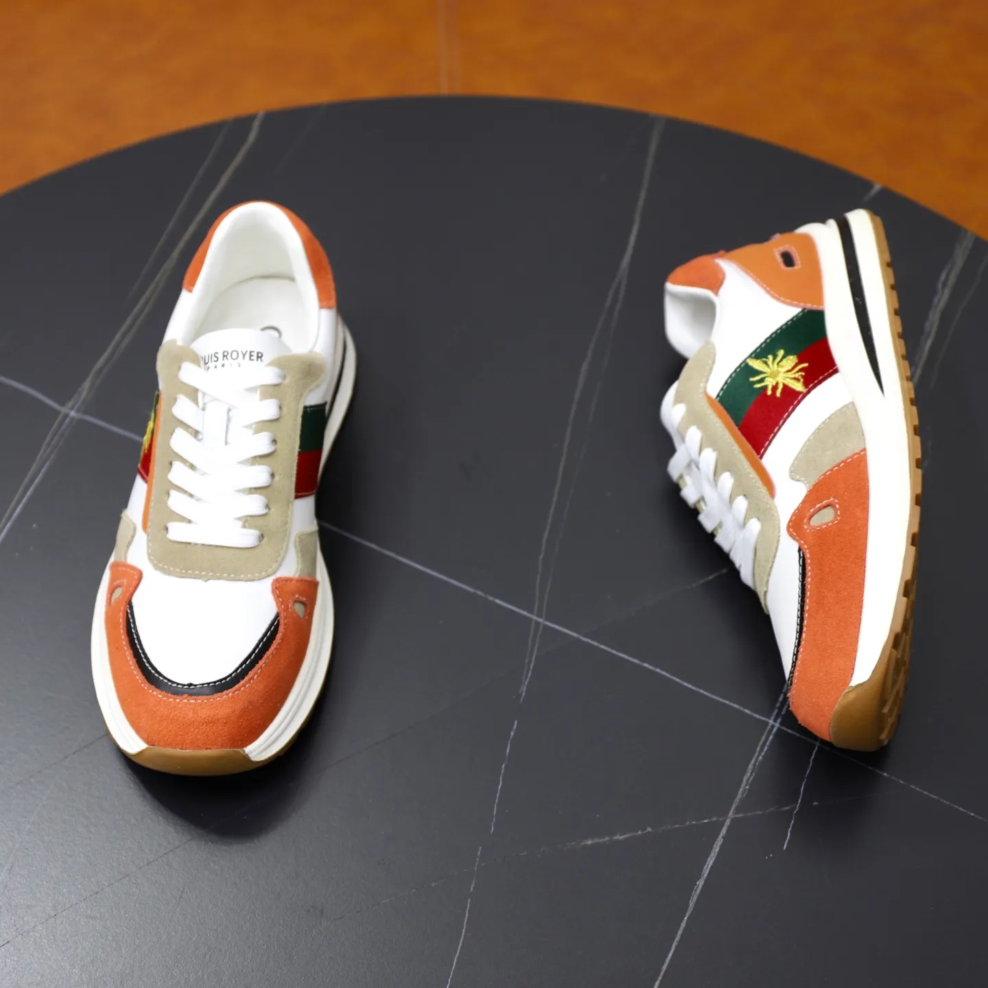 Ex-factory price: 400💰🙅‍♂️🙅‍♂️🙅‍♂️ Brand: GUCCI Standard code: 38-44 (45 customized) Grade: Same as the official website Material: Original material splicing Comfortable and breathable sheepskin lining Lightweight and wear-resistant sports outsole Style category: Men's fashionable casual shoes Running sneakers Distinguished luxury brand elements Top luxury Color: actual picture color